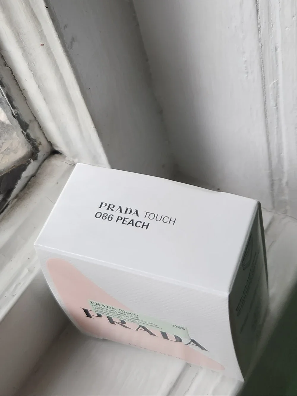 NIB PRADA TOUCH CREAM TO POWDER SOFT BLUR LONG WEAR BLUSH IN PEACH